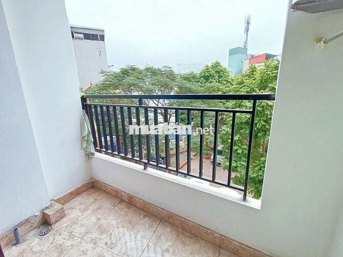 Ở luôn  2n1k  60m2  ban công thoáng, ô tô đỗ cửa, ngõ 8 Lê Quang Đạo
