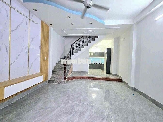 Cho Thuê Nhà Lầu Trệt Nguyên Căn Mặt Tiền Ở Đông Hoà - Dĩ An