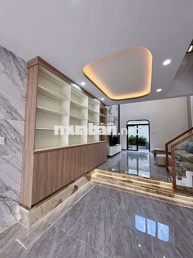 Nhà 5x17m đúc 3 tấm phong cách hiện đại. Xã Bà Điểm