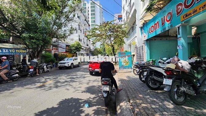 Cần bán nhà mặt tiền khu buôn bán sầm uất
