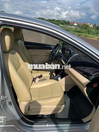 Gia đình cần bán xe toyota Vios E . 2015