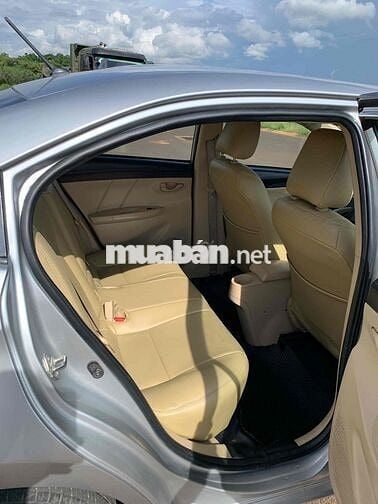Gia đình cần bán xe toyota Vios E . 2015