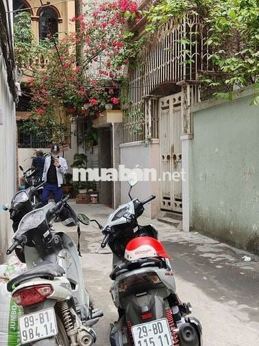 Bán nhà Ngõ 127 phố Hào Nam. Nhà dân xây ở. Phù hợp ở hay cho thuê.