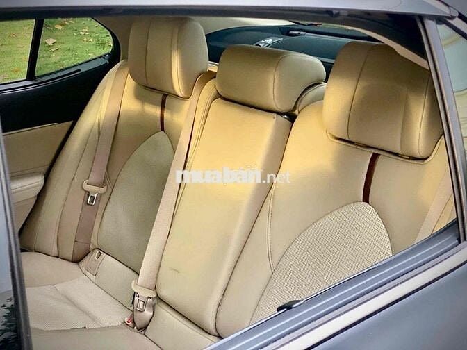 Toyota Camry 2022 2.0Q Đen/Kem 11 ngàn KM Lướt