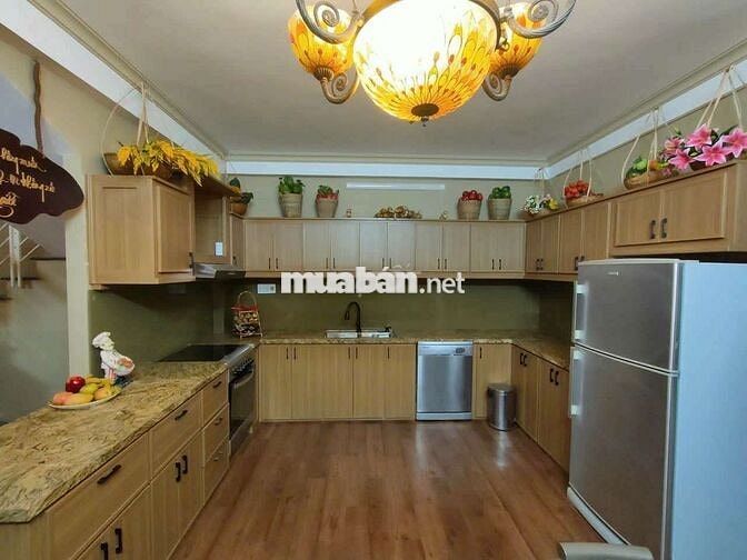 GIÁ *** THỊ TRƯỜNG. MẶT TIỀN ĐẶNG TỬ KÍNH - VỊ TRÍ TRIỆU ĐÔ.