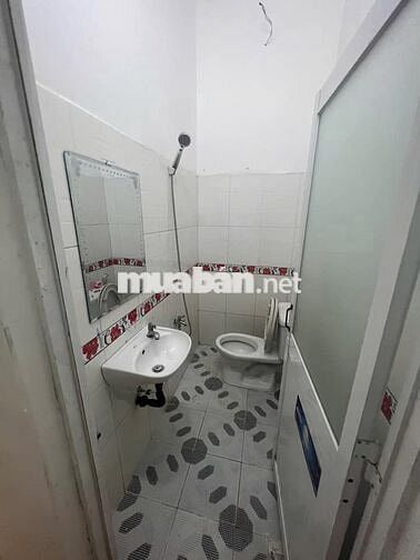 Nhà 2 MT Trần Thánh Tông – Q. Tân Bình – 4 x 18 m – 12 Tr/ Tháng(TL)