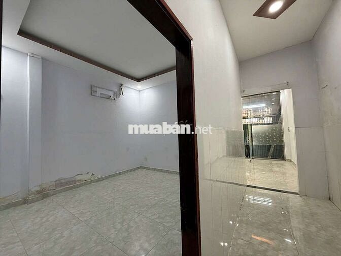 NGON - NHÀ MỚI 75M2- GẦN HẺM XE HƠI GẦN BÌNH THẠNH CÓ NỘI THẤT