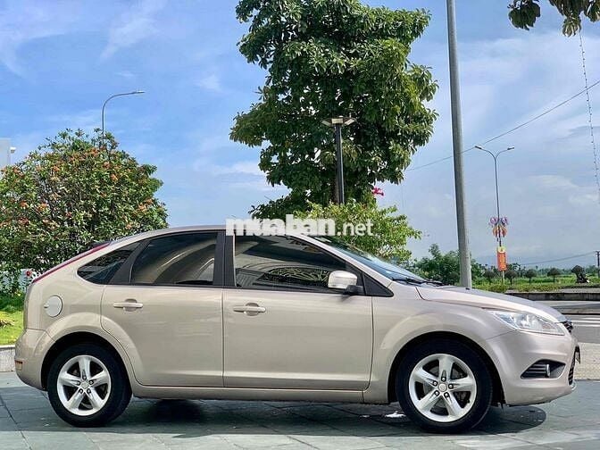 Ford Focus 2010 1.8 AT - 109000 km