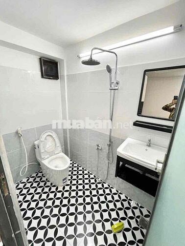 CĂN HỘ THANG MÁY_NHÀ MẶT TIỀN_GẦN NGÃ TƯ PHÚ NHUẬN