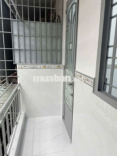 Nhà Lâm Văn Bền Quận 7 ban công thoáng
