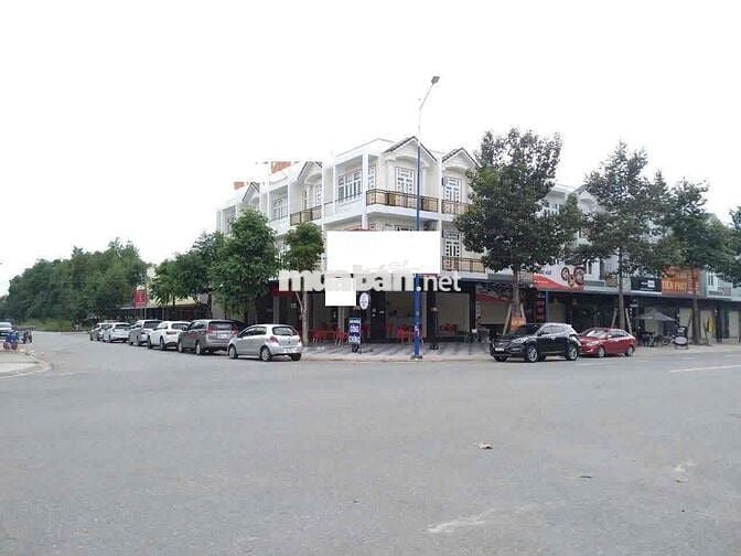 Bán nhà Vip 3 lầu lô góc 2 mặt tiền phường bến cát,  giá 17 tỷ