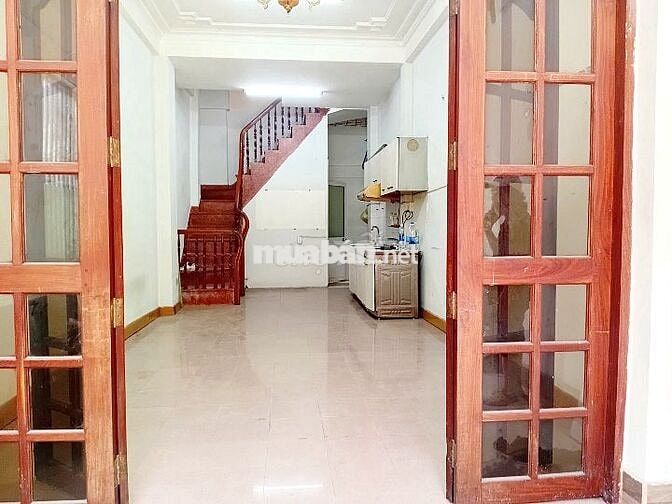 Cho thuê nhà 3 lầu Nguyễn Thị Minh Khai, Quận 3 – 14.5tr/tháng