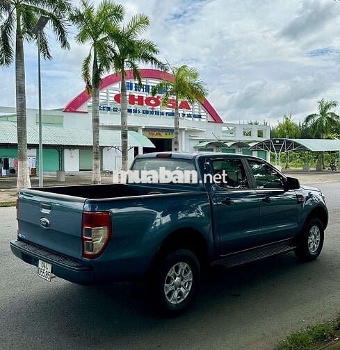 Ford 2017 XLS 2.2L 4x2 MT - 180 km xe rin
