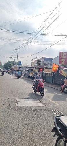 Cho thuê mặt tiền4×25 ngay chợ Gấu buôn bán sầm uất đông đúc 