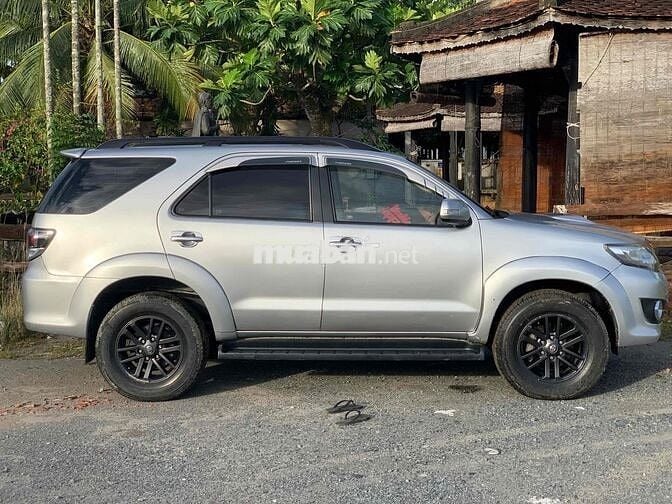 Toyota Fortuner 2015 2.5G 4x2 - 150000 km