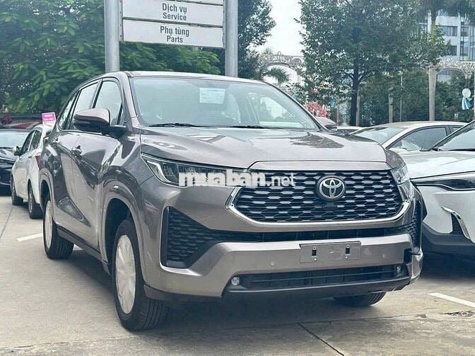 TOYOTA INNOVA CROSS 2025