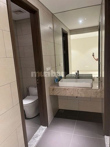 Tôi cần bán nhà Mp phố Liên Trì, Q Hoàn Kiếm, Dt 100 m, 8 T, 40 Tỷ 