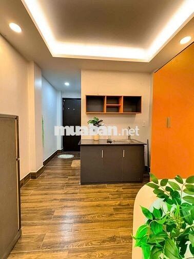 CĂN HỘ CỬA SỔ FULL NỘI THẤT QUẬN 10 GẦN VÒNG XOAY CÔNG TRƯỜNG DÂN CHỦ