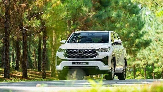 TOYOTA INNOVA CROSS 2025