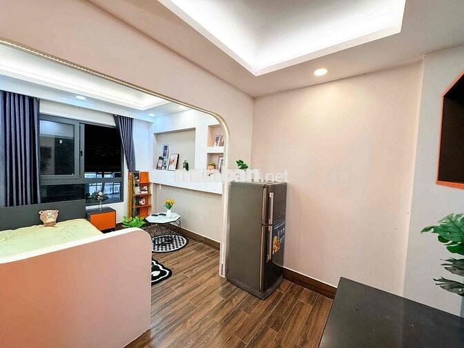 CĂN HỘ CỬA SỔ FULL NỘI THẤT QUẬN 10 GẦN VÒNG XOAY CÔNG TRƯỜNG DÂN CHỦ