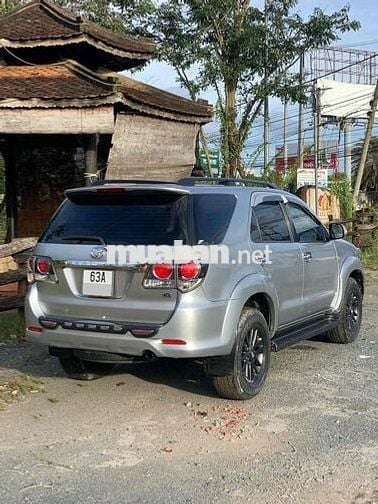 Toyota Fortuner 2015 2.5G 4x2 - 150000 km