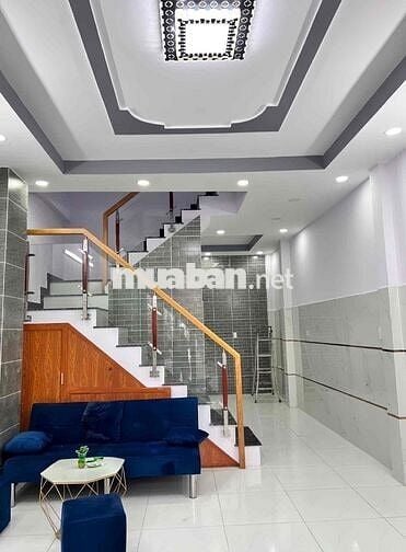 Nhà Đúc 2 Tầng - DT: 4x10 (40m2) - Đường Xe Tải - Cạnh Tên Lửa - Chỉ