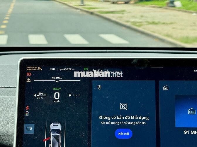 VinFast VF9 Plus 2023 - Màu bạc - 4v5km - BSTP