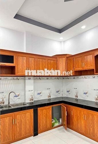 Nhà Đúc 2 Tầng - DT: 4x10 (40m2) - Đường Xe Tải - Cạnh Tên Lửa - Chỉ