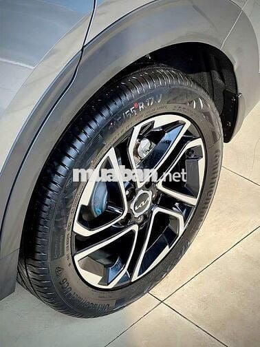 Kia Carens 2024 1.5G Luxury XÁM | MỚI 100%