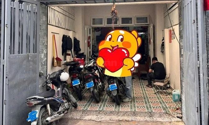 Cần bán gấp nhà diện tích 80m2, hẻm xe tải, cách mặt tiền đường 50m