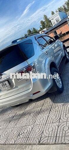 Toyota Fortuner 2014 2.5G 4x2 - 240000 km