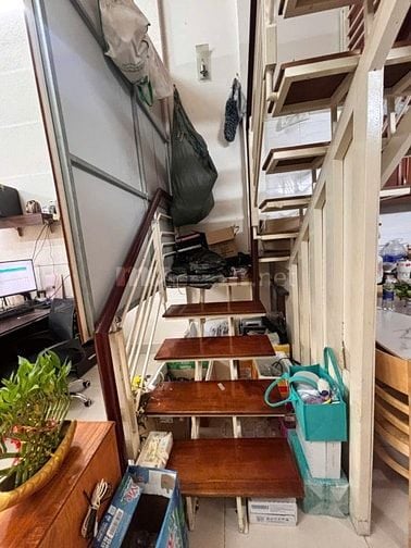 Cần bán gấp nhà diện tích 80m2, hẻm xe tải, cách mặt tiền đường 50m