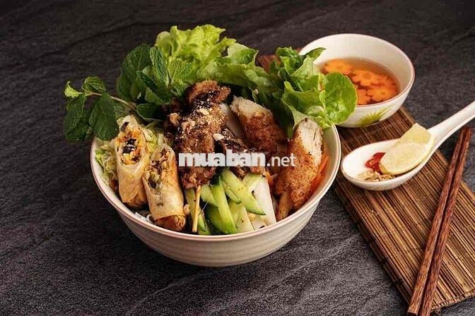 Cần sang lại quán Cơm Tấm đẹp ngay trung tâm Bình Thọ