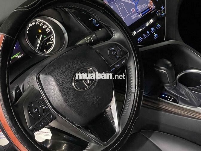 Toyota Camry 2020 2.5Q đi 12000 km có 1 không 2