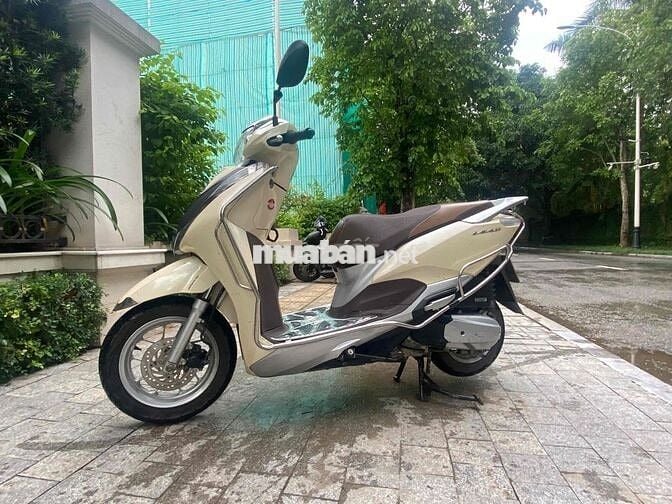 thừa xe nên bán.