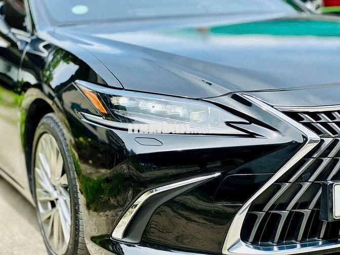 LEXUS ES250 2022.