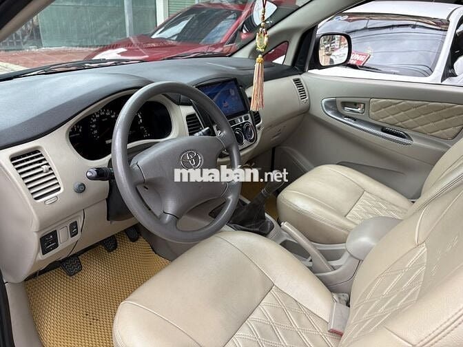 Toyota Innova 2011 G - 102000 km