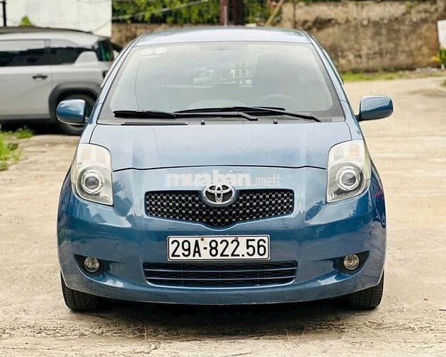 YARIS 1.3 AT NHẬP NHẬT XUẤT TRUNG ĐÔNG