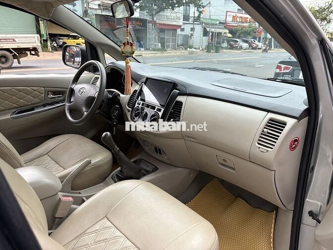 Toyota Innova 2011 G - 102000 km