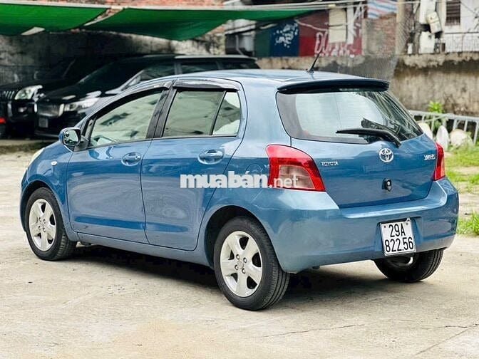 YARIS 1.3 AT NHẬP NHẬT XUẤT TRUNG ĐÔNG