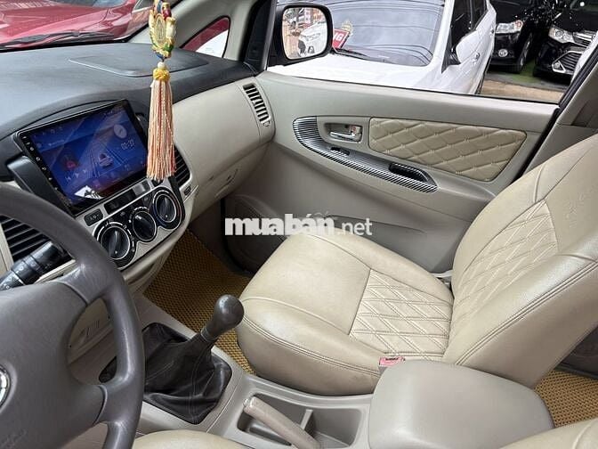 Toyota Innova 2011 G - 102000 km