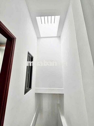 Nhà Đẹp 2 Tầng — Gần Tô Hiệu Hoà Bình (4m x 9m) Hướng Đông Bắc Hẻm 5m