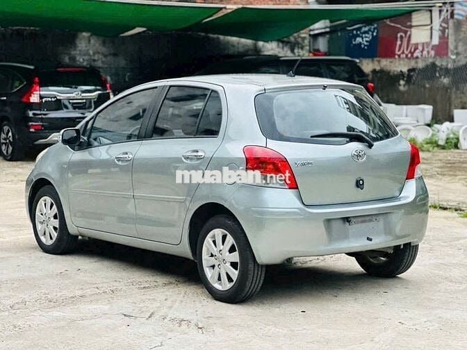 YARIS 2012