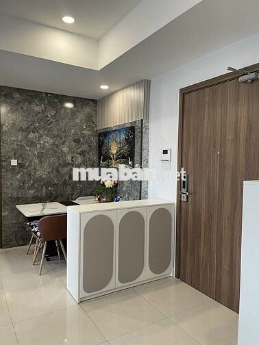 Bán căn 1PN 51m2 giá tốt 2,25 tỷ sổ sẵn view Nội khu hồ bơi