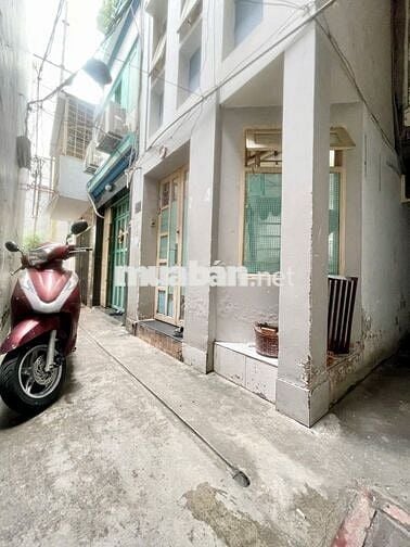 Nhà chính chủ khu phố tây SHR nhầ trống giao nhanh. hh 50 triêu