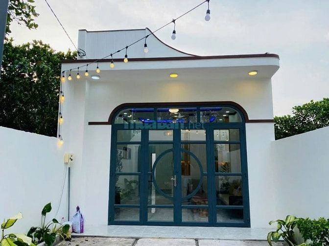 Bán căn nhà mới xây, do ngộp ngân hàng nên bán gấp. Nhà Ở Tân Thông Hộ