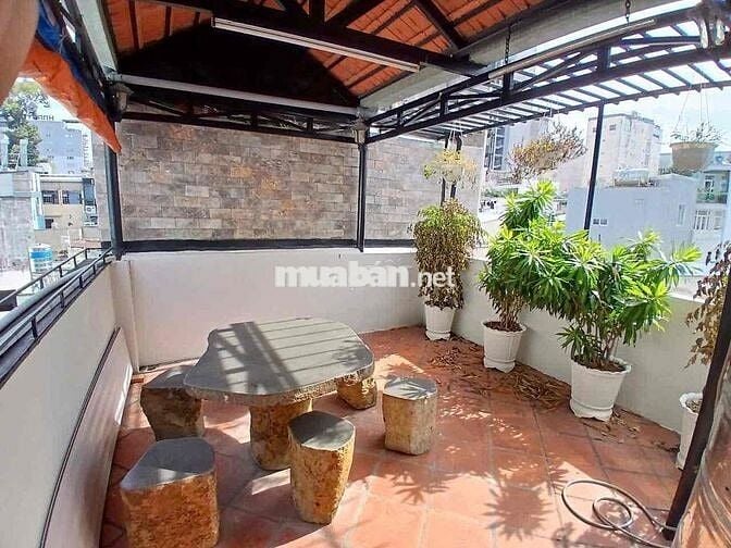 Cho thuê nhà mới đẹp 2pn đường Nguyễn Thị Minh Khai, Q1 cách hxh 1 căn