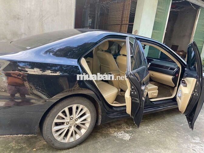 Bán toyota camry 2018 bản E