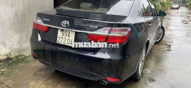 Bán toyota camry 2018 bản E