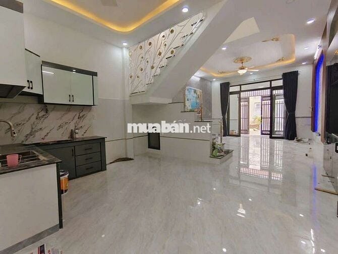 Nhà 2 tầng mới xây sạch đẹp ở ngay, đường nhựa 8m, KDC Trần Anh